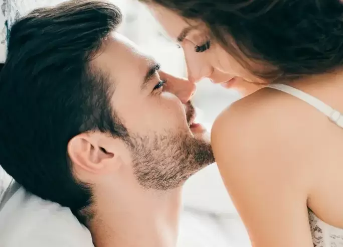 A intimidade com uma mulher causa excitação sexual no homem